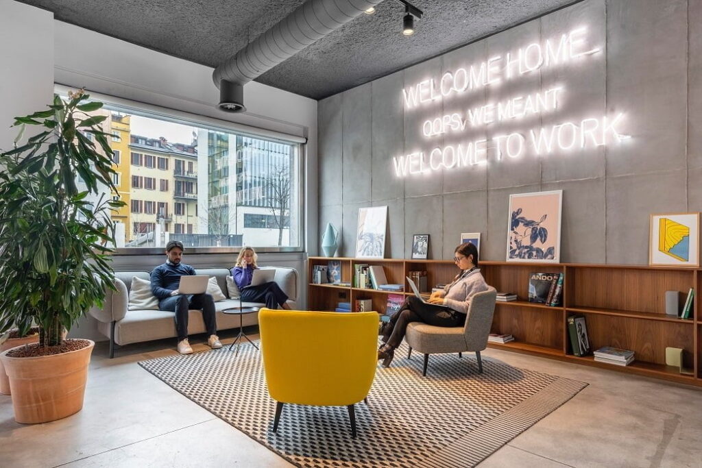 L’uomo al centro anche lontano dall’ufficio “tradizionale”||