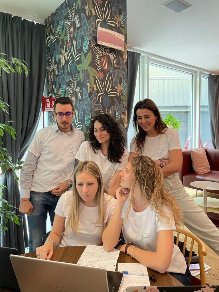 Plant sitter: ecco a chi affidare le piante quando si va in vacanza||||